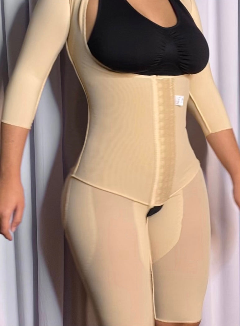 Faja short con mangas y corrector de postura